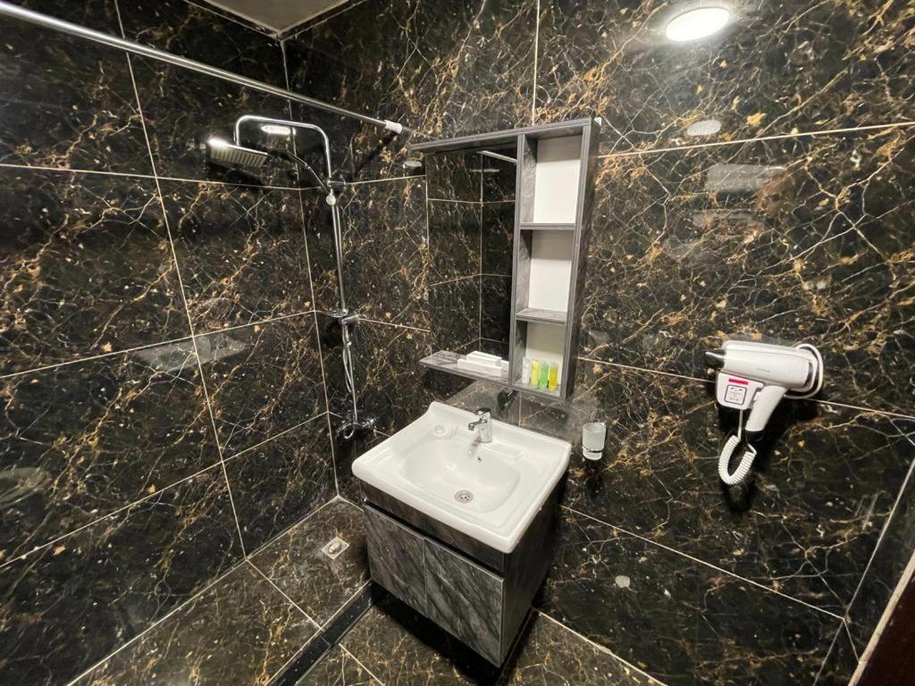 Madison Hotel Amman Eksteriør bilde